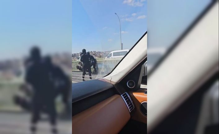 Haliç Köprüsü’nde polis, intihar girişimini böyle engelledi