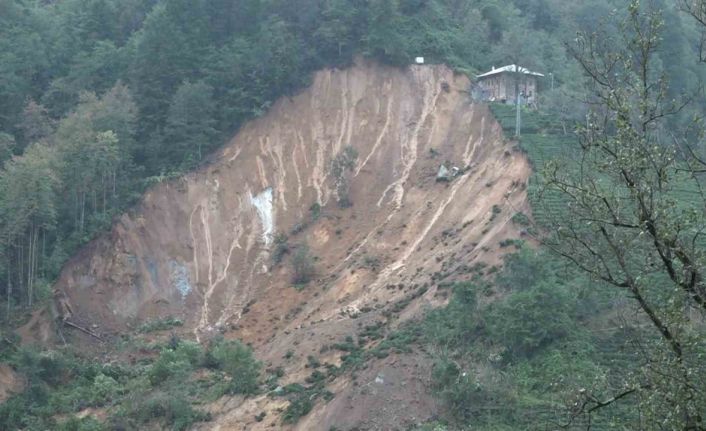 Heyelanı gören köylüler büyük şok yaşadı