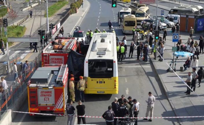 İETT otobüsü yolun karşısına geçmeye çalışan kadını ezdi