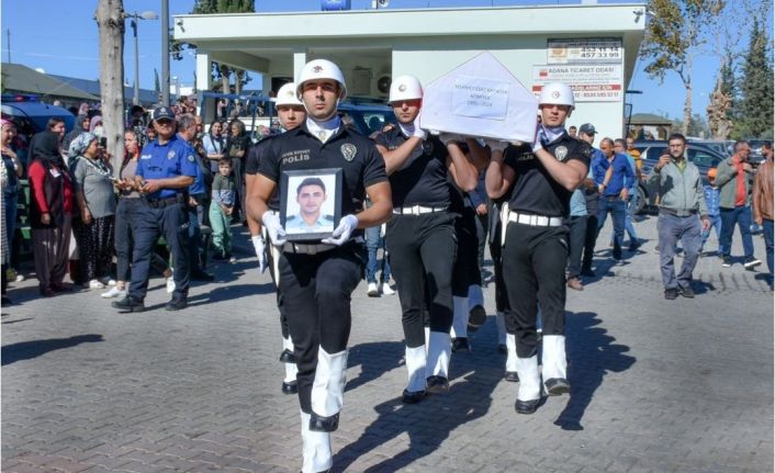 İstanbul’da hayatını kaybeden komiser Adana’da toprağa verildi