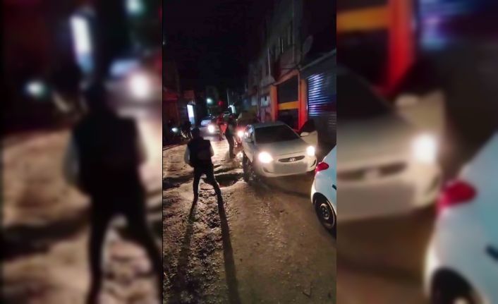 İzmir’de zehir tacirlerine ‘bir gece ansızın baskın’: 6 tutuklama