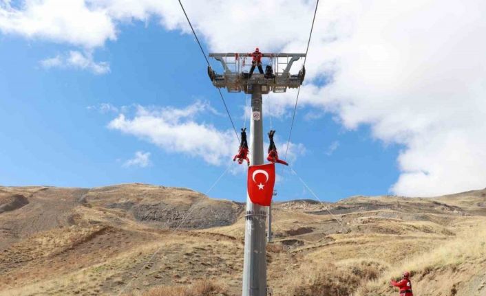 JAK timinden nefes kesen kurtarma tatbikatı