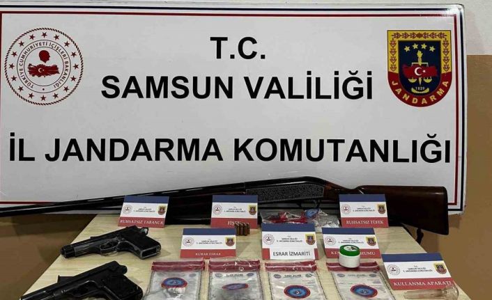 Jandarma ekipleri silah, mühimmat ve uyuşturucu madde ele geçirdi