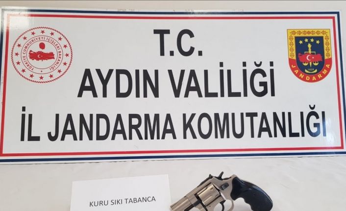 Jandarma ruhsatsız silah taşıyanları affetmedi: 10 gözaltı