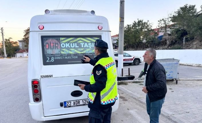 Jandarma trafik timlerinden okul servislerine denetim