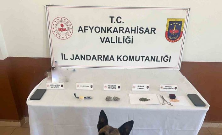 Jandarma zehir tacirlerine geçit yok