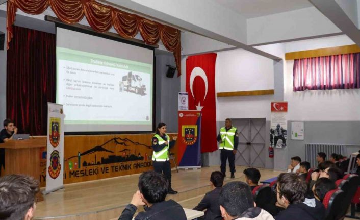 Jandarma’dan öğrencilere ’Uygulamalı Trafik Güvenliği Eğitimi’