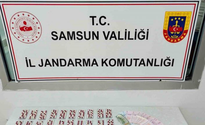 Jandarmadan uyuşturucu tacirine suçüstü: 1 gözaltı