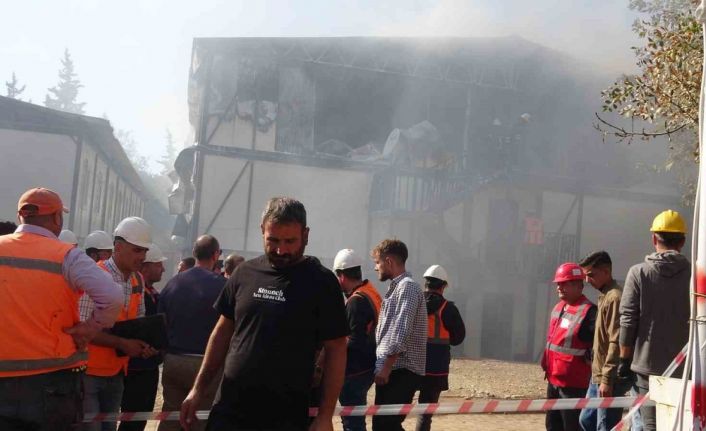 Kahramanmaraş’ta inşaat işçilerinin kaldığı konteynerde yangın