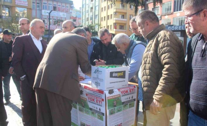 Kahverengi Kokarcayla mücadele için üreticiye ilaçlama makinesi dağıtıldı