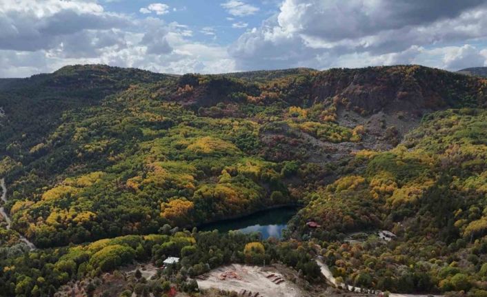 Karagöl Tabiat Parkı ziyaretçilerini kendine hayran bırakıyor