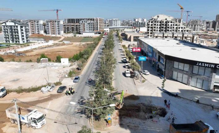 Kardeş Kentler Caddesi’nde kazalara neden olan kurp düzeltiliyor