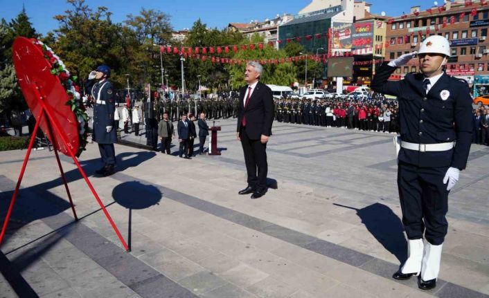 Kırıkkale’de Cumhuriyet Bayramı töreninde çelenkler sunuldu