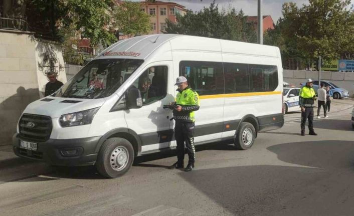 Kırıkkale’de polis ekipleri okul çevrelerinde denetimlerini sürdürüyor