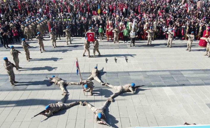 Komandolardan nefes kesen Cumhuriyet Bayramı gösteri