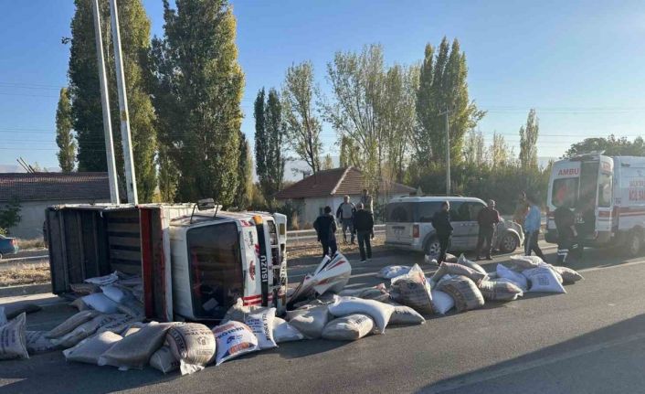 Konya’da kamyonetle hafif ticari araç çarpıştı: 3 yaralı