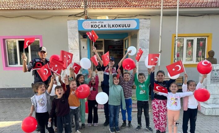 Köşk’te öğrencilere ağaç sevgisi aşılandı