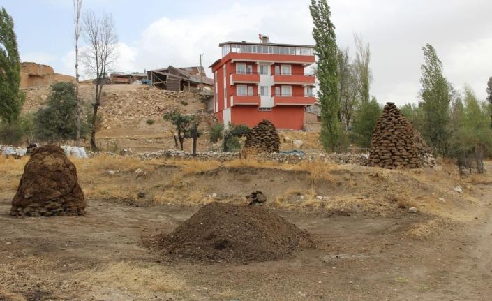 Köyleri doğal gazı: Tezek