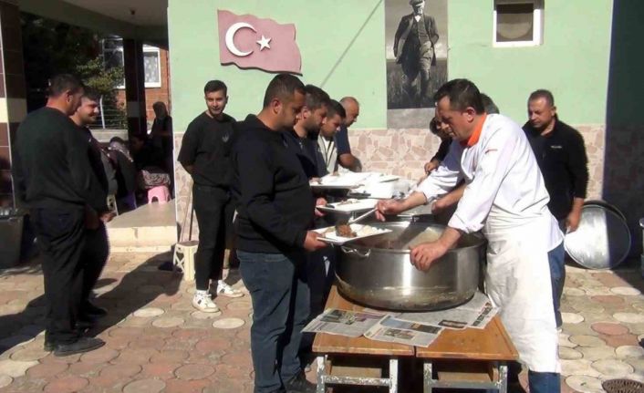 Kumbaba köyünde kurbanlar kesildi, şükür duaları yapıldı