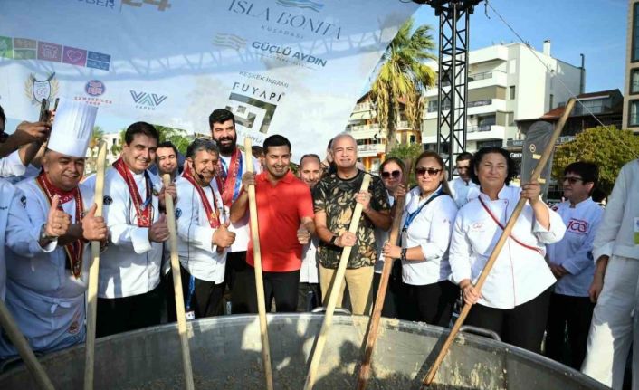 Kuşadası Sokak Festivali coşkusu uluslararası arenaya taşındı