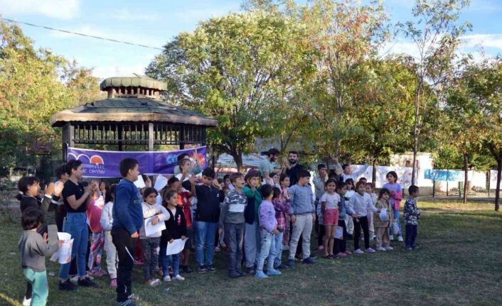 Lice’de çocuklar için müzik ve resim atölyesi etkinliği