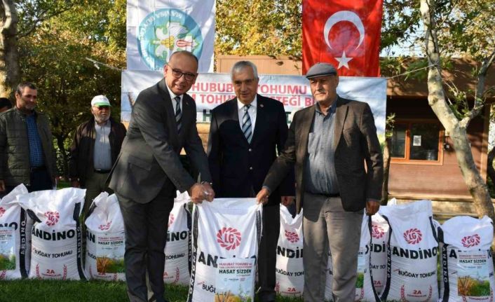 Manisa Büyükşehir’in tohum desteği devam ediyor