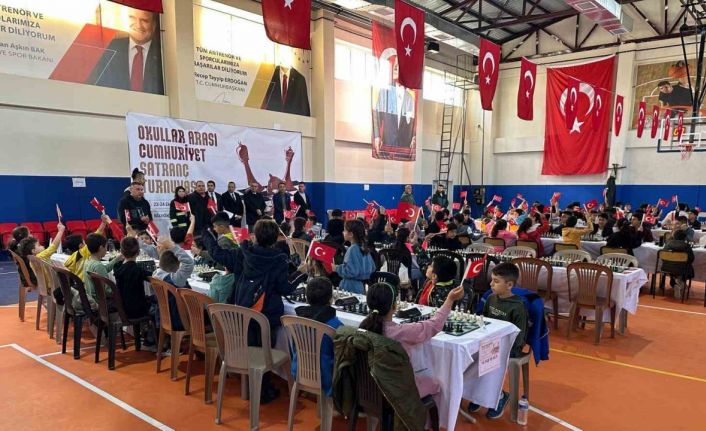 Mardin’de Cumhuriyet Satranç Turnuvasına start verildi