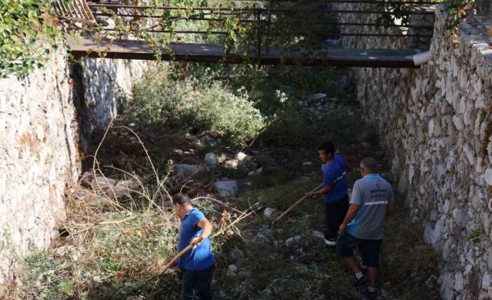 Marmaris’te dere yatakları kışa hazırlanıyor