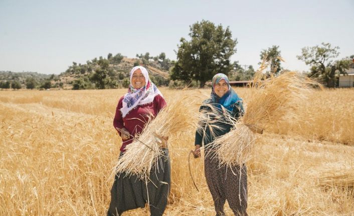 Mersin Büyükşehir Belediyesi, binlerce kadını tarımla buluşturdu