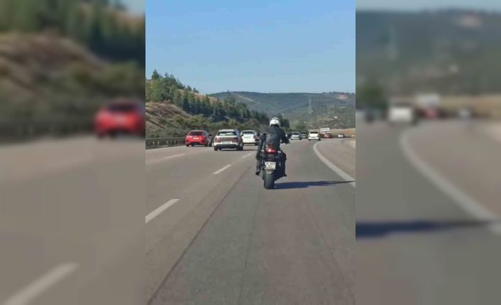 Motosiklet üzerinde dans edip kilometrelerce ilerledi