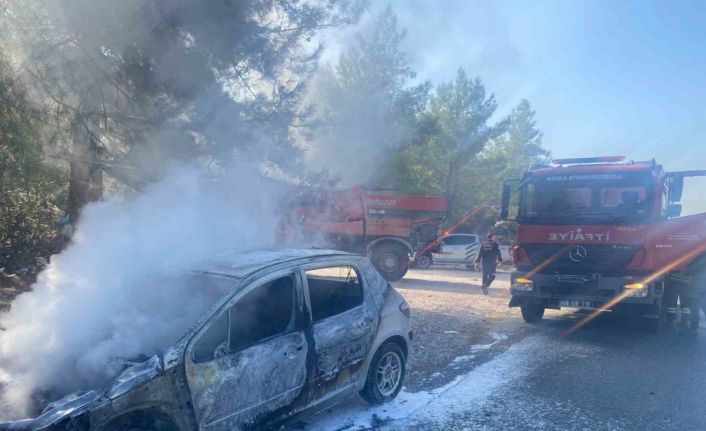 Muğla’daki yangında otomobil küle döndü