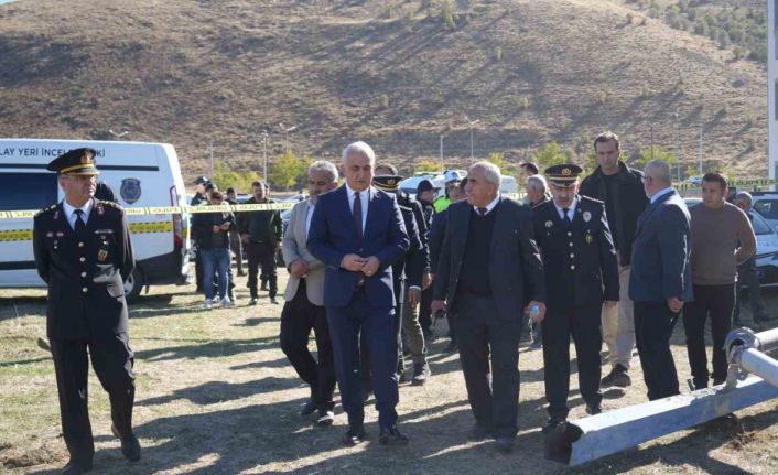 Muş Valisi Ani Çakır tren kazasının olduğu bölgeye gitti