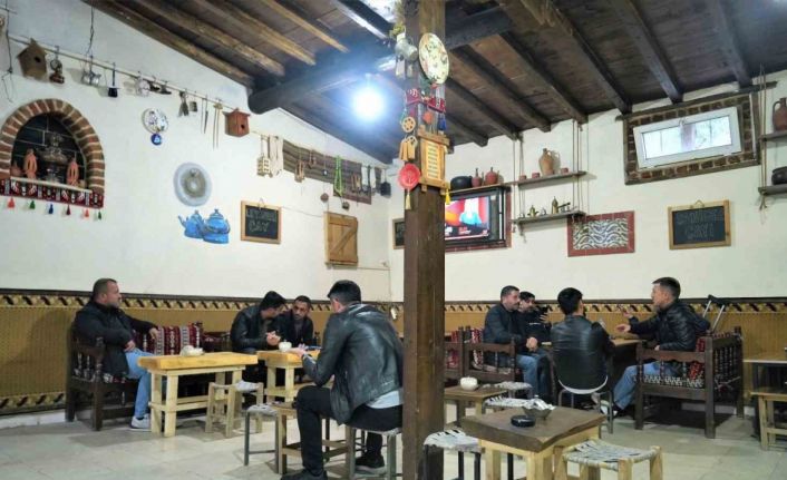 Muş’ta otantik çay ocaklarında sobalar kuruldu