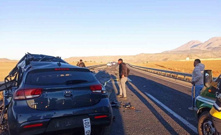 Niğde’de yolcu otobüsü ile otomobil çarpıştı: 1 ölü, 3 yaralı