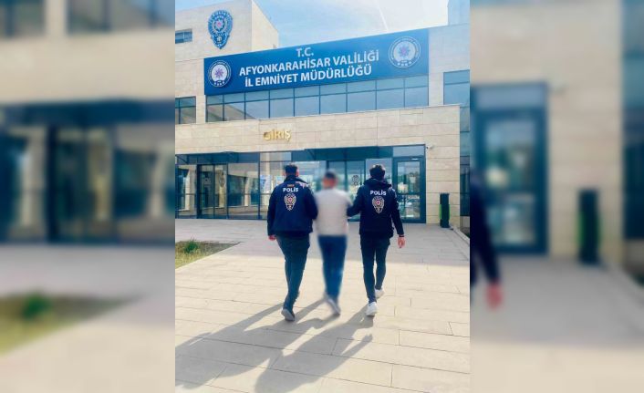 Nitelikli dolandırıcılık suçundan aranan şahsı polis yakaladı