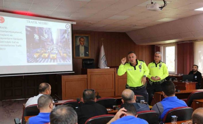 Odunpazarı Belediyesi’nde şoförlere güvenli sürüş eğitimi verildi