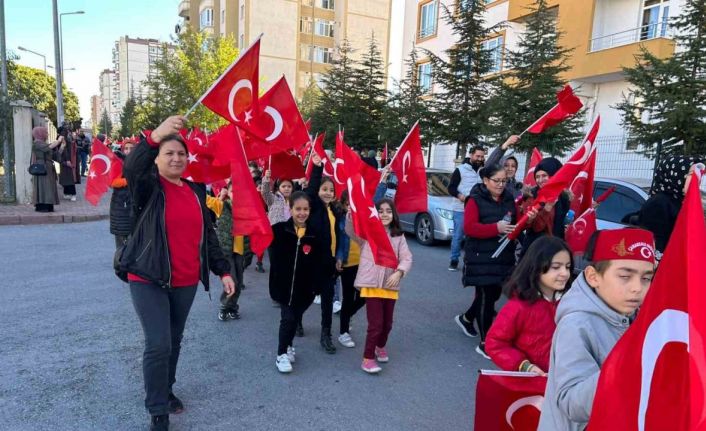 Öğrencilerden anlamlı yürüyüş