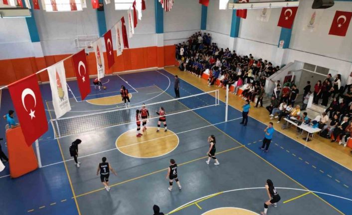 Onikişubat Belediyesi’nin Cumhuriyet Spor Şöleni’nde final heyecanı