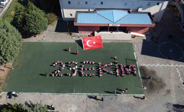 Ordu’da 101 öğrenciden Cumhuriyet’in 101’inci yılına özel koreografi