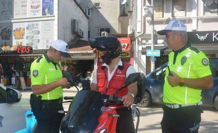 Ordu’da motosiklet ve otomobil sürücülerine eş zamanlı denetim