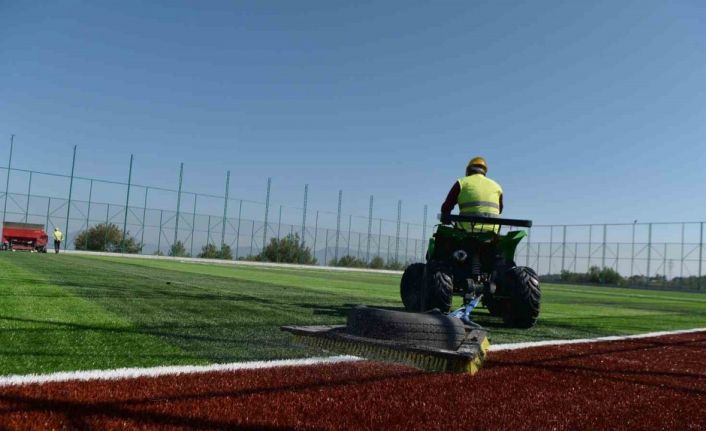 Osmangazi Belediyesi’nden Gündoğdu’ya futbol sahası