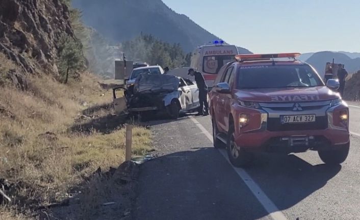 Otomobil takla attı, Rus uyruklu sürücü ağır yaralandı