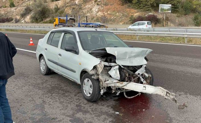 Otoyolda bariyerlere çarparak 30 metre sürüklendi: "Bir anlık dalgınlık"