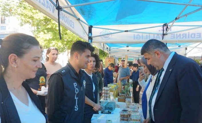 Polis Eşleri Derneği Edirne Şubesi’nden hayır panayırı