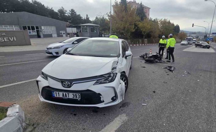 Polisevi Kavşağı’nda meydana gelen trafik kazasında 1 kişi yaralandı