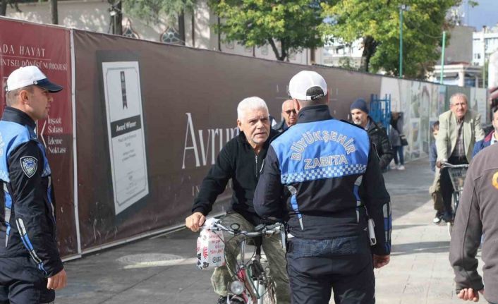 Sakarya Büyükşehir Belediyesi Zabıta ekiplerinden bisiklet sürücülerine uyarı