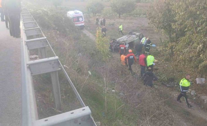 Şarampole uçan otomobildeki anne hayatını kaybetti, eşi ve bebeği yaralandı