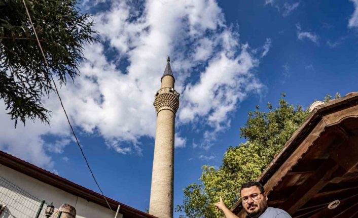 Sekiz asırlık cami aslına çevriliyor