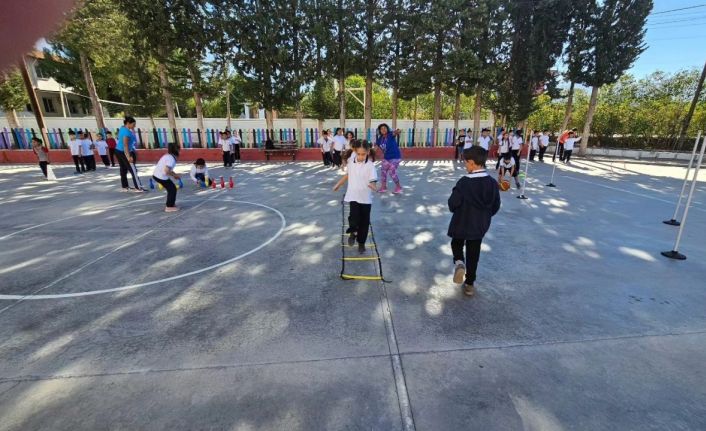 Seydikemer’de öğrenciler Amatör Spor Haftası’nı kutladı