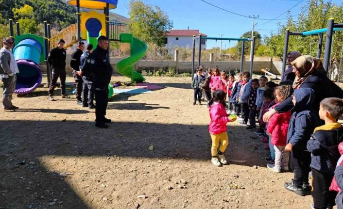 Simav’da miniklere polislik mesleği tanıtıldı